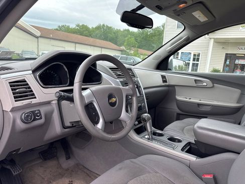 Used 2010 Chevrolet Traverse LT w/ Personal Connectivity Package AWD/4WD image 16