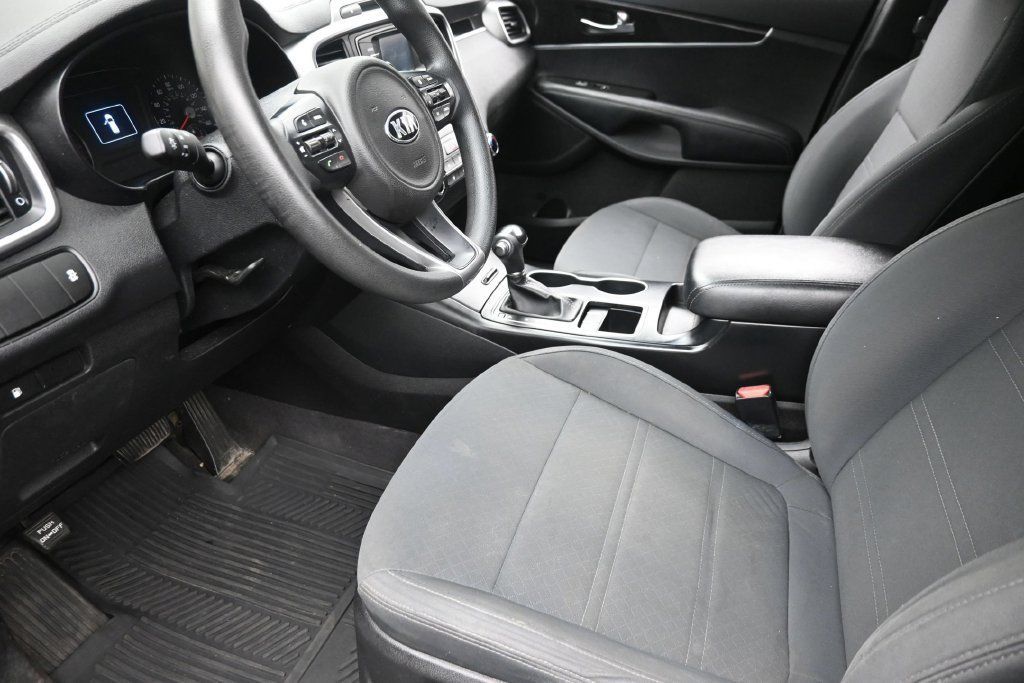 Used 2016 Kia Sorento FWD image 16