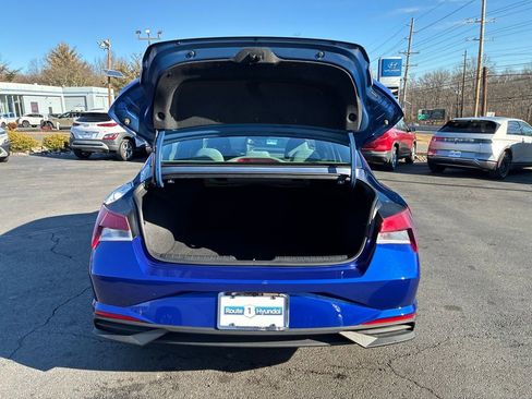 Used 2023 Hyundai Elantra SEL image 11