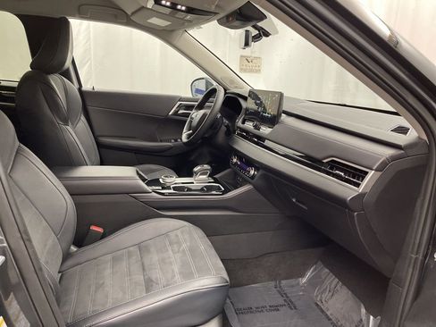 Used 2025 Mitsubishi Outlander SE image 28