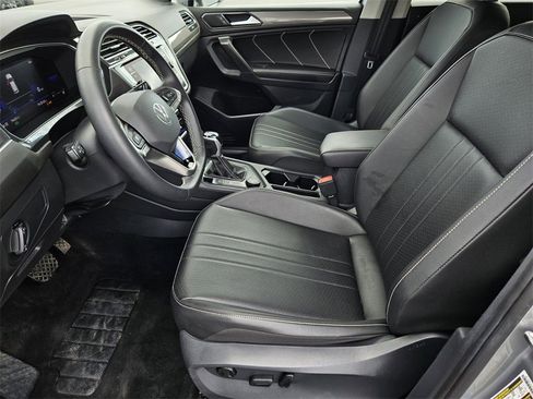 Used 2022 Volkswagen Tiguan SE image 26