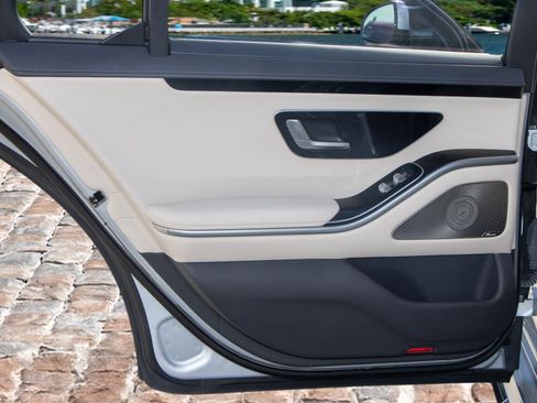 Used 2022 Mercedes-Benz S 500 4MATIC image 10