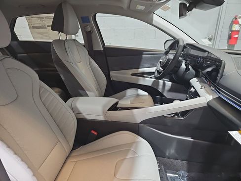 New 2026 Hyundai Elantra Limited image 10