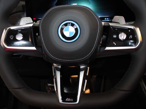 Used 2026 BMW 750e xDrive image 22