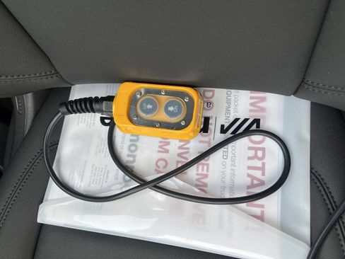 New 2025 GMC Sierra 3500 Pro w/ Convenience Package image 15