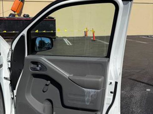 Used 2018 Nissan Frontier S image 19
