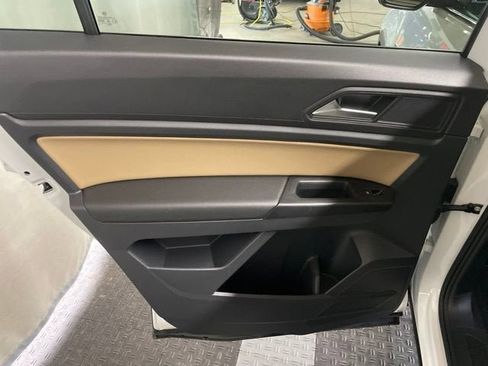 Certified 2020 Volkswagen Atlas Cross Sport SE AWD/4WD image 11