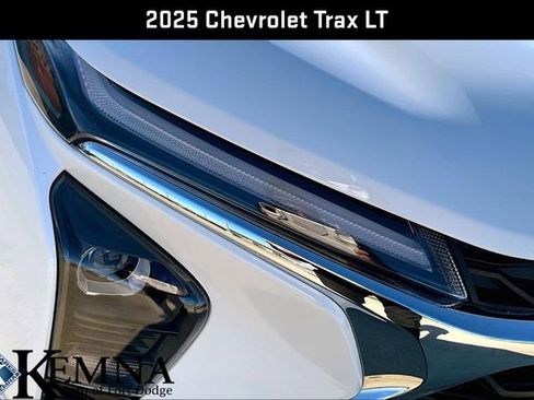 Used 2025 Chevrolet Trax LT w/ Driver Confidence Package image 34