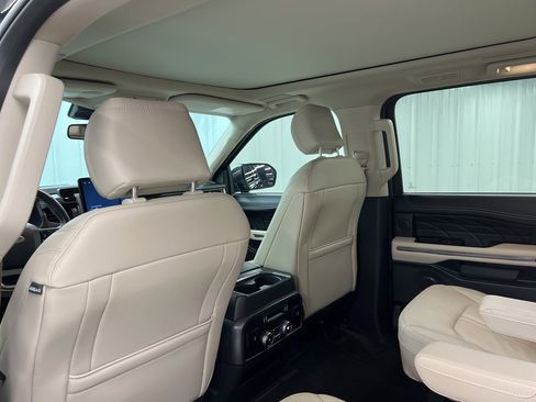 Used 2024 Ford Expedition Max Platinum image 13