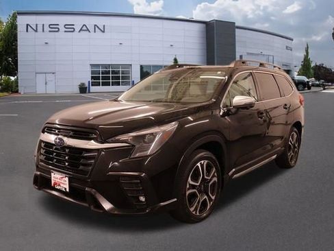 Used 2023 Subaru Ascent Limited w/ Technology Package AWD/4WD image 5