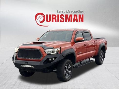 Used 2016 Toyota Tacoma TRD Sport image 5