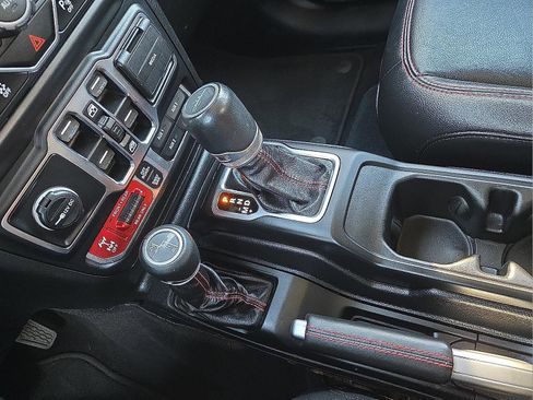 Used 2020 Jeep Gladiator Rubicon image 25