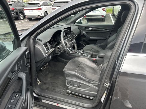 Used 2020 Audi SQ5 Premium Plus w/ Premium Plus Package image 11