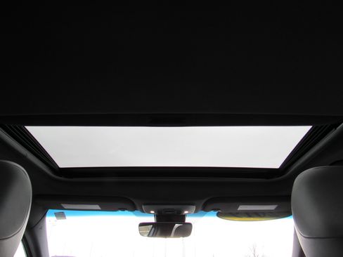 Used 2019 Toyota Avalon Limited image 35