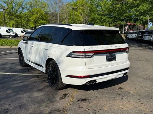 New 2025 Lincoln Aviator Reserve w/ Luxury Package image 18