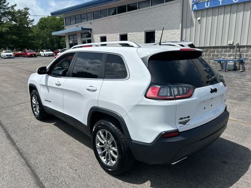 Used 2019 Jeep Cherokee Latitude Plus w/ Cold Weather Group AWD/4WD image 5