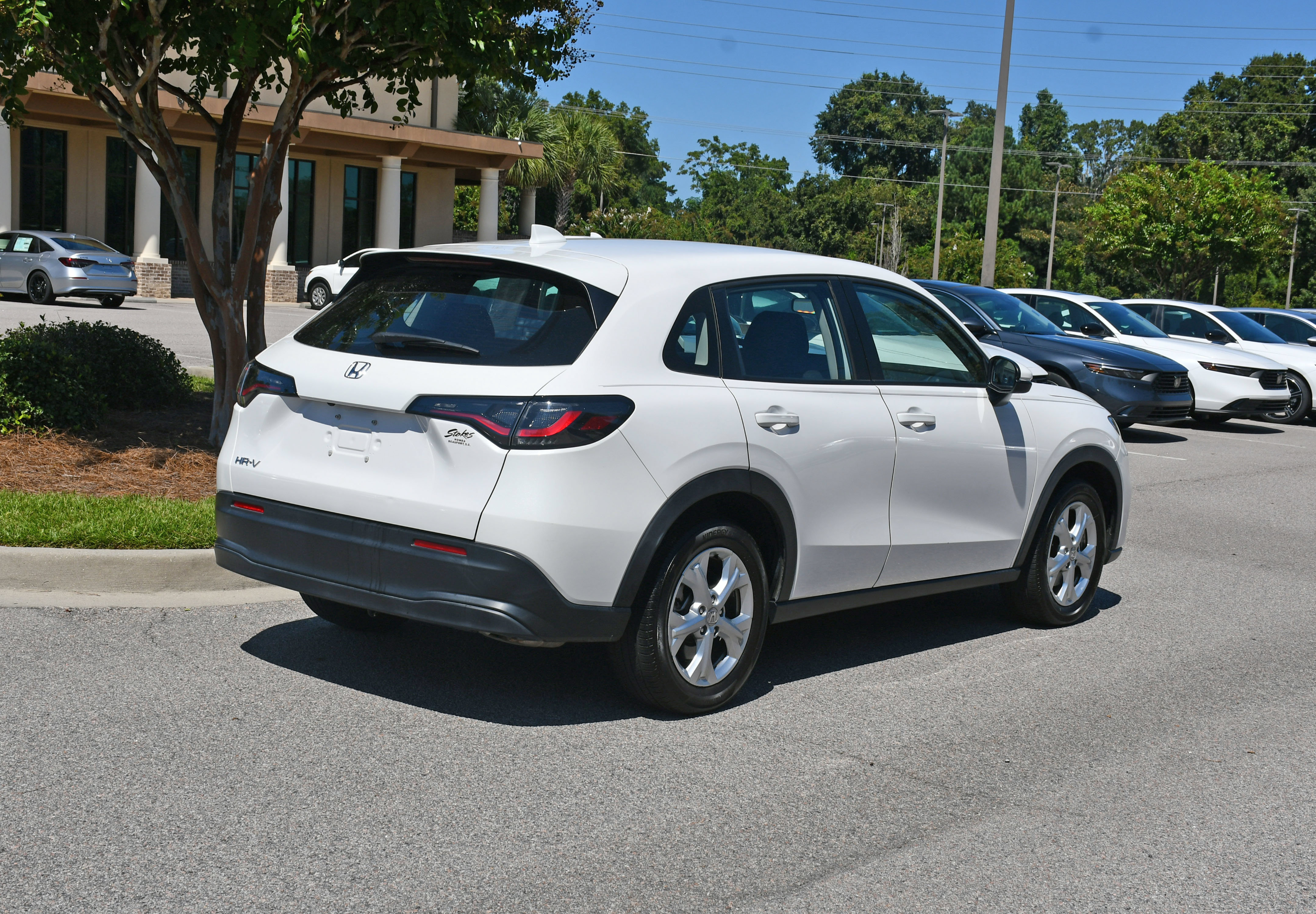 Used 2025 Honda HR-V LX image 4