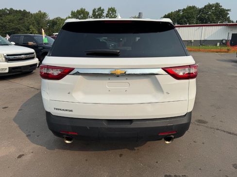 Used 2018 Chevrolet Traverse LS FWD image 4
