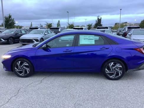 Certified 2025 Hyundai Elantra Sport image 3