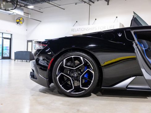 Used 2022 Maserati MC20 Coupe image 26