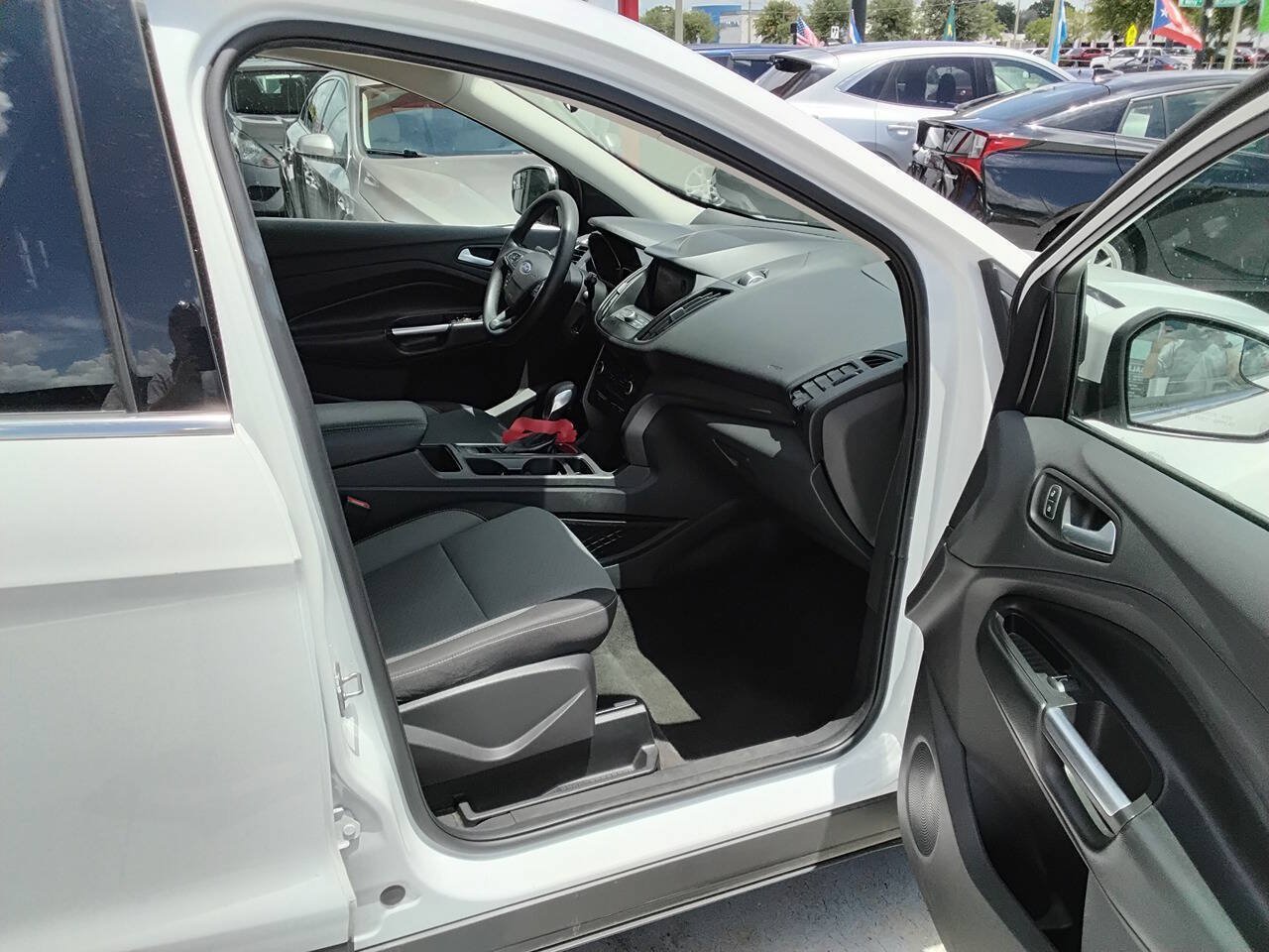 Used 2019 Ford Escape SE FWD image 9