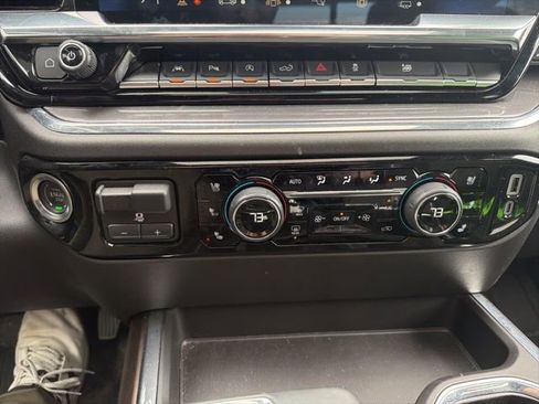 Used 2025 Chevrolet Silverado 1500 High Country w/ High Country Premium Package AWD/4WD image 34