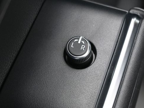 Used 2020 Toyota Highlander Platinum image 12