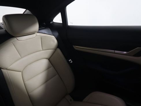 Certified 2021 Porsche Taycan 4S image 17