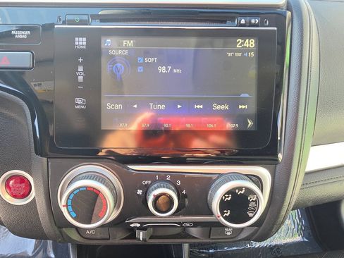 Used 2017 Honda Fit EX image 36