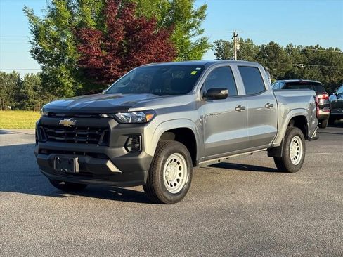 Used 2025 Chevrolet Colorado W/T w/ Advanced Trailering Package RWD image 7