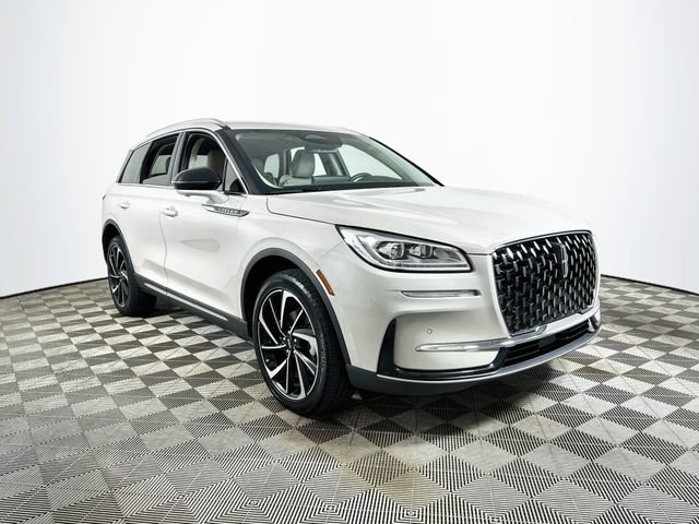 Used 2023 Lincoln Corsair Reserve w/ Equipment Group 201A FWD image 1