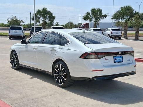 Used 2025 Honda Accord Touring image 4