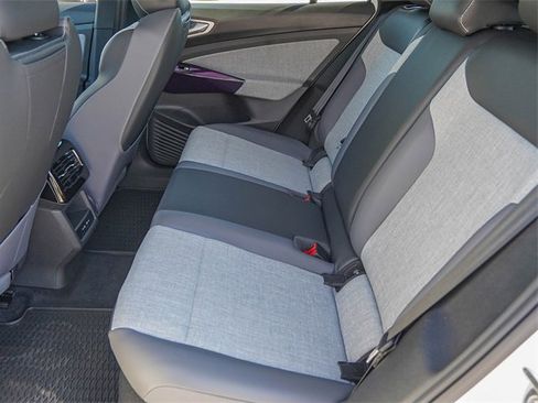 New 2025 Volkswagen ID.4 Pro image 20