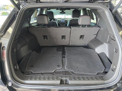 Used 2022 Chevrolet Equinox RS w/ RS Leather Package FWD image 16