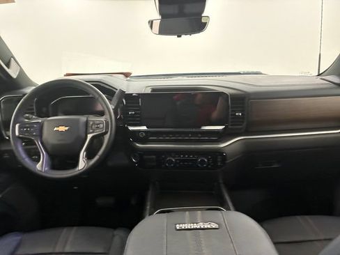 Used 2024 Chevrolet Silverado 2500 High Country w/ High Country Premium Package AWD/4WD image 20