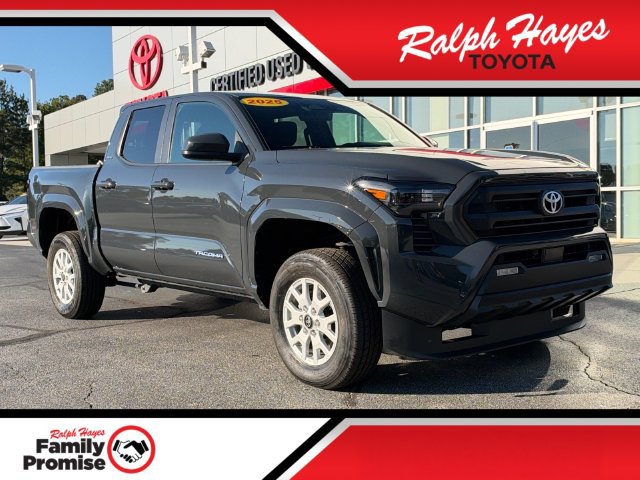 Used 2025 Toyota Tacoma SR5 AWD/4WD image 1