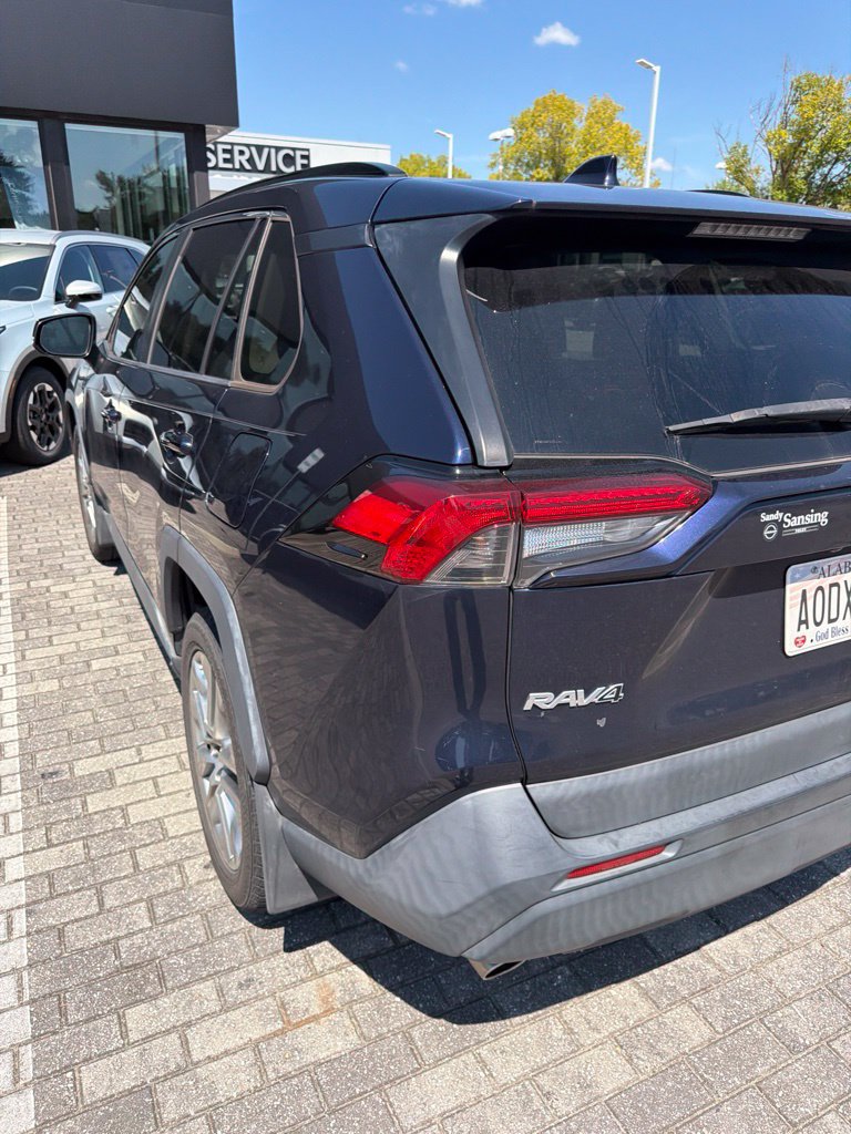 Used 2019 Toyota RAV4 XLE Premium FWD image 13
