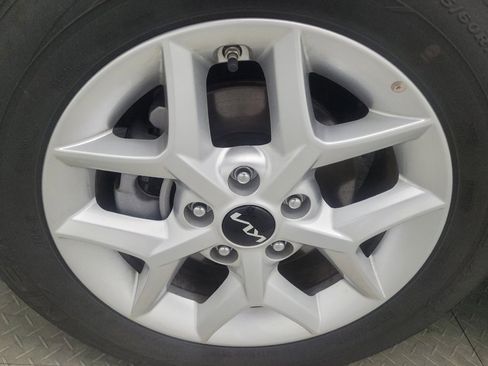 Used 2025 Kia Soul LX w/ LX Technology Package image 31