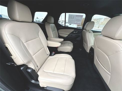 Used 2023 Chevrolet Traverse LT w/ LT Premium Package image 27