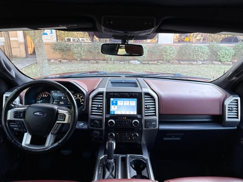 Used 2018 Ford F150 Platinum w/ Equipment Group 701A Luxury image 25