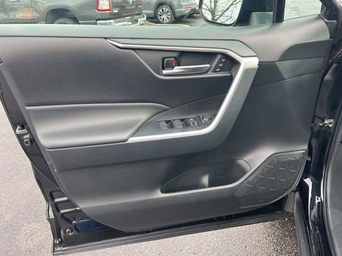 Used 2023 Toyota RAV4 XLE Premium image 25