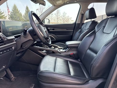 Used 2025 Kia Telluride S AWD/4WD image 12