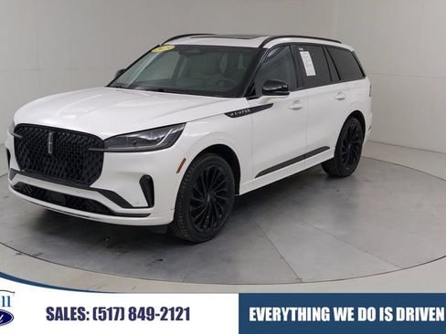 Used 2025 Lincoln Aviator Reserve w/ Equipment Group 201A AWD/4WD image 1