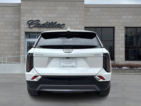 Certified 2025 Cadillac Optiq Luxury 2 w/ LPO, Floor Liner Package AWD/4WD image 6