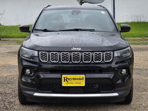 Used 2025 Jeep Compass Limited AWD/4WD image 2