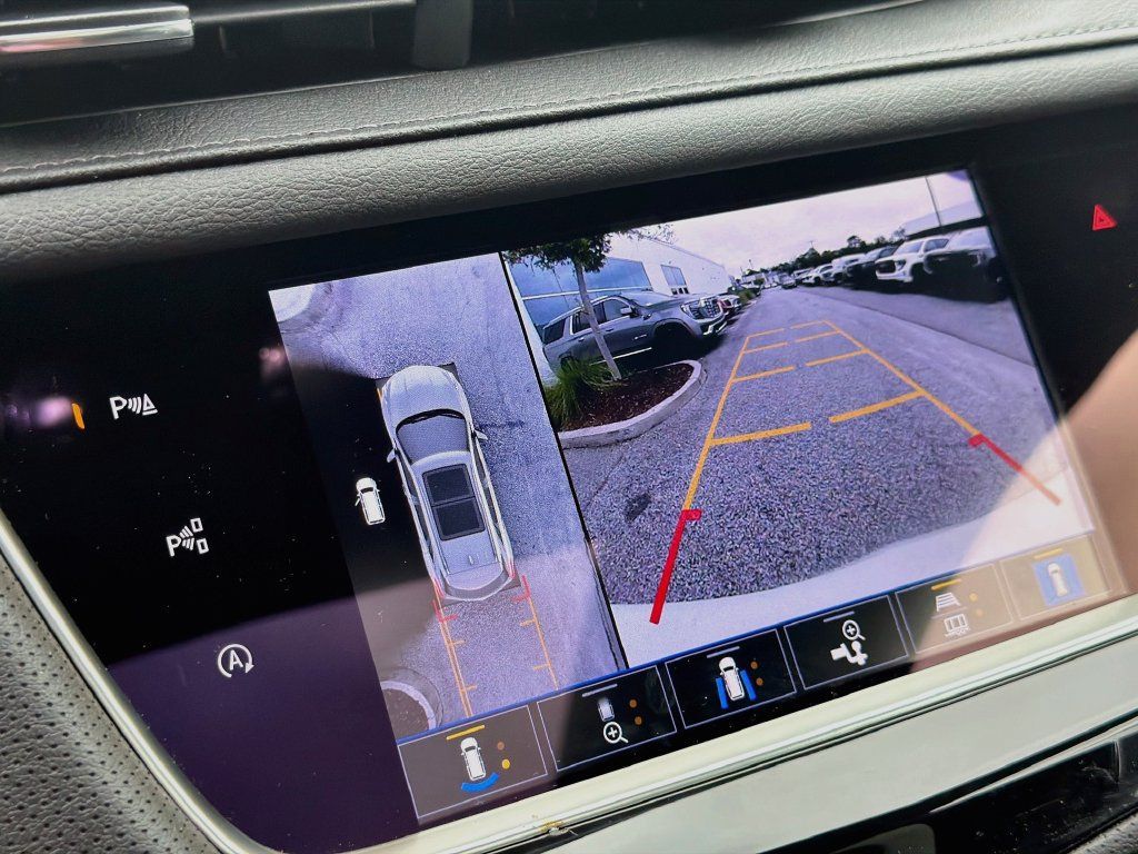 Used 2025 Cadillac XT5 Premium Luxury w/ Technology Package AWD/4WD image 14
