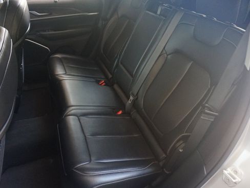 Used 2023 Jeep Grand Cherokee 4WD 4xe w/ Luxury Tech Group II image 19