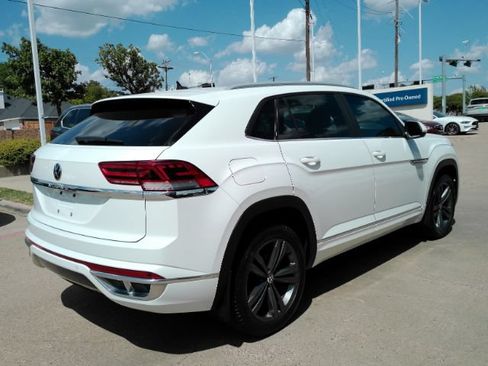 Used 2021 Volkswagen Atlas Cross Sport SE FWD image 6