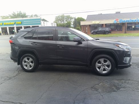 Used 2020 Toyota RAV4 XLE w/ Convenience Package AWD/4WD image 8