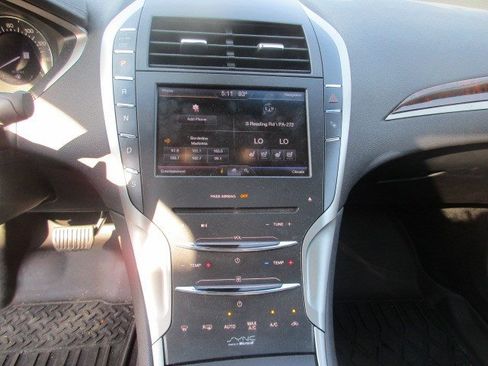 Used 2013 Lincoln MKZ FWD image 22